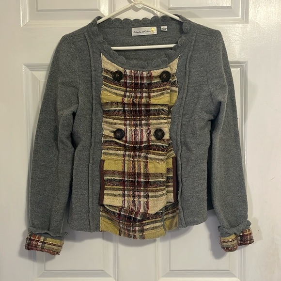 Grey sweater with pattern and button front, size 4 - Picture 1 of 4